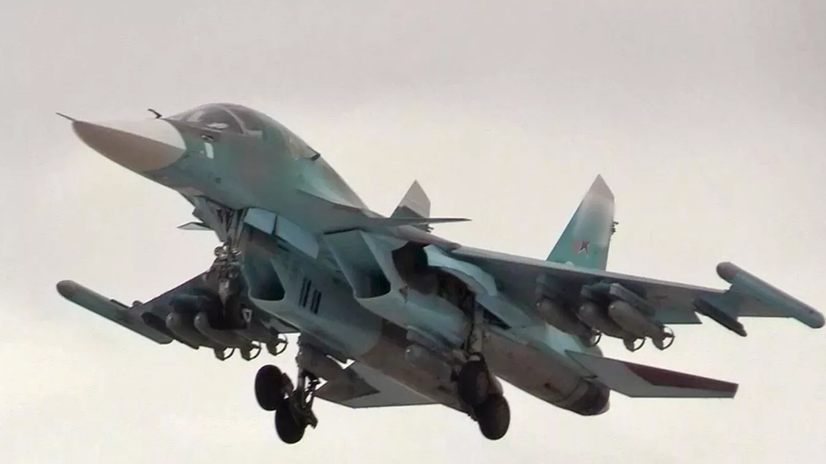 Việc Triều Tiên mua Su-34M từ Nga sẽ giúp thay đổi hoàn toàn hiệu quả của lực lượng máy bay ném bom của Quân đội Nhân dân Triều Tiên, với khả năng mang vũ khí và tầm bay hoàn toàn vô song, cho phép không chỉ bay lượn trên Thái Bình Dương để tấn công các căn cứ của Mỹ tại Nhật Bản từ nhiều hướng, mà còn có thể tấn công tàu chiến và tàu mặt nước vào các mục tiêu xa tới tận Guam và xa hơn nữa. Ảnh: @ Air Force Technology.