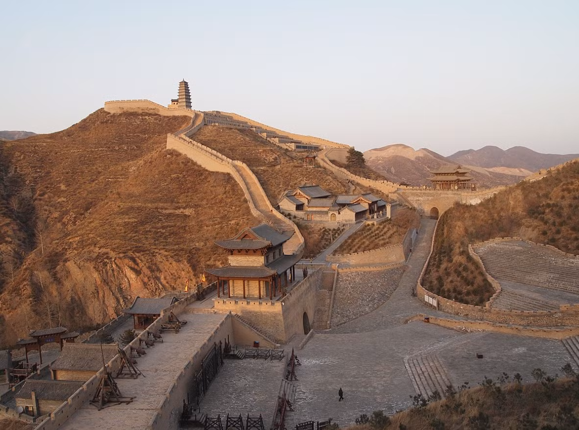 Khi tiến hành khai quật tại thành phố Đại Đồng, tỉnh Thiểm Tây, Trung Quốc, các chuyên gia đến từ Viện Khảo cổ học tỉnh Thiểm Tây bất ngờ tìm thấy một ngôi mộ kỳ lạ. Ảnh: @Viện Khảo cổ học tỉnh Thiểm Tây.