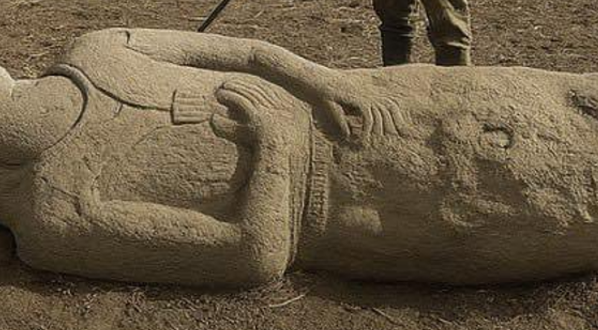 Kết quả cho thấy, bức tượng này thuộc về một nhân vật quan trọng sinh sống vào khoảng thế kỷ thứ 3 Trước Công Nguyên. Ảnh: @Erkin Turbayev.