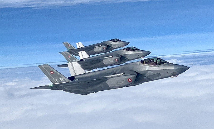 Có sẵn ba biến thể F-35A, F-35B, F-35C nhưng biến thể cụ thể liên quan đến sự cố trên vẫn chưa được tiết lộ, nhưng có thể thấy, các hệ thống tiên tiến của máy bay phản lực này đã đóng vai trò quan trọng trong sự sống còn của nó. Ảnh: @Defence Industry Europe.