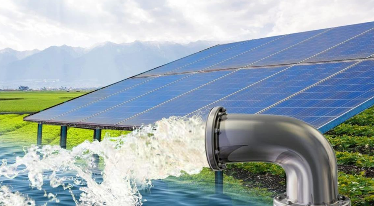 Họ cung cấp cho thiết bị này nước biển mặn và nước bẩn có chứa kim loại nặng độc hại. Phát hiện của họ cho thấy, sau mỗi một giờ, thiết bị này cho ra 1,7 lít nước sạch, ngọt. Ảnh: @ Sahaj Solar.