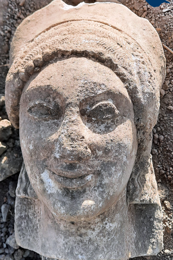 Đầu tượng này có niên đại từ thời kỳ Hy Lạp cổ đại (khoảng năm 800-480 Trước Công Nguyên). Ảnh: @Viện Khảo Cổ Học Quốc Gia Ý.