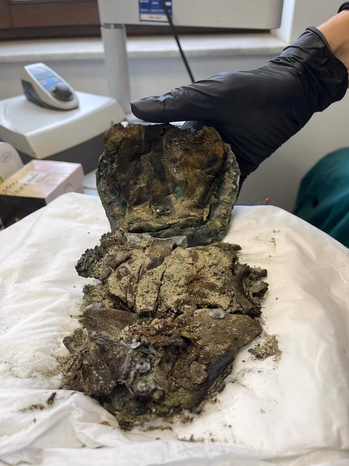 Ba ngôi mộ này đều thuộc về các chiến binh tinh nhuệ. Ảnh: @Bảo tàng Quốc gia Hungary.