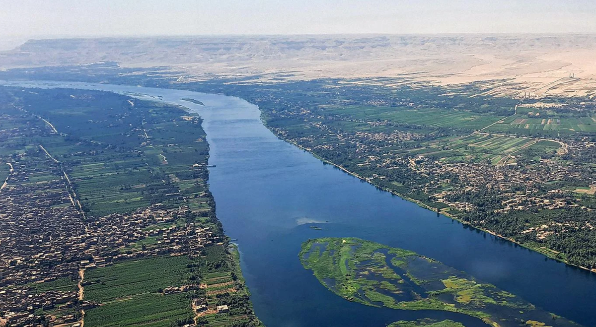 Khi tiến hành khai quật khảo cổ tại Đồng bằng sông Nile ở Tel al-Samara thuộc tỉnh Dakahlia của Ai Cập, các chuyên gia đến từ Bộ Cổ Vật Ai Cập bất ngờ tìm thấy quần thể di tích cổ xưa kỳ lạ. Ảnh: @Bộ Cổ Vật Ai Cập.