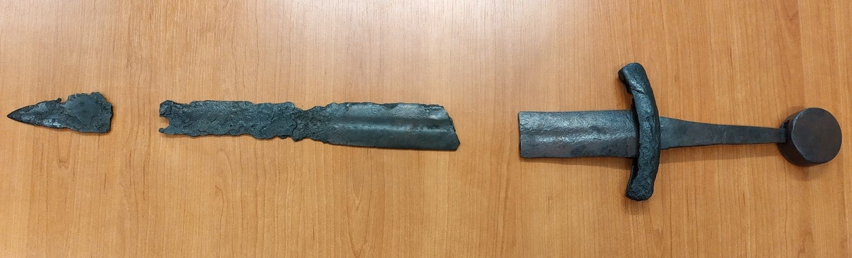 Vậy nên, chủ nhân ngôi mộ này là một chiến binh thuộc bộ tộc hiếu chiến Người Yotvingia. Ảnh: @Bảo tàng Khu vực Suwałki.