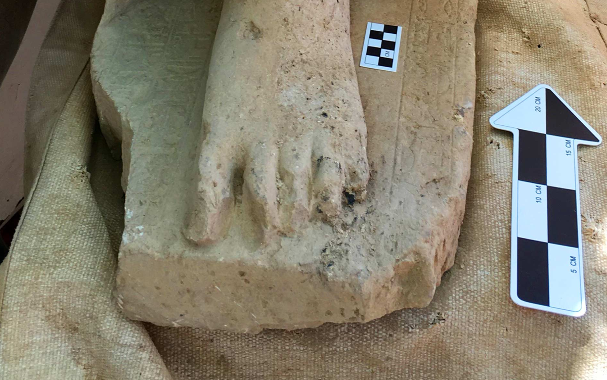 Mảnh vỡ này có kích thước 45 x 40 cm. Bức tượng hoàn chỉnh nhiều khả năng có kích thước bằng một người đàn ông trưởng thành. Ảnh: @Đại học Hebrew.