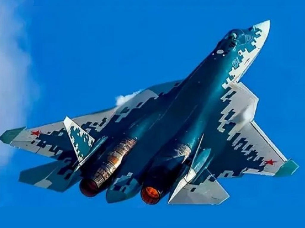 Phiên bản hiện tại sử dụng động cơ AL‑41F1, trong khi động cơ Izdeliye‑30 vẫn đang trong quá trình thử nghiệm. Vì vậy, các thỏa thuận mua Su‑57 của Ấn Độ sẽ phụ thuộc vào loại động cơ được chuyển giao, cũng như khả năng tích hợp các hệ thống vũ khí và trang thiết bị điện tử hiện đại.