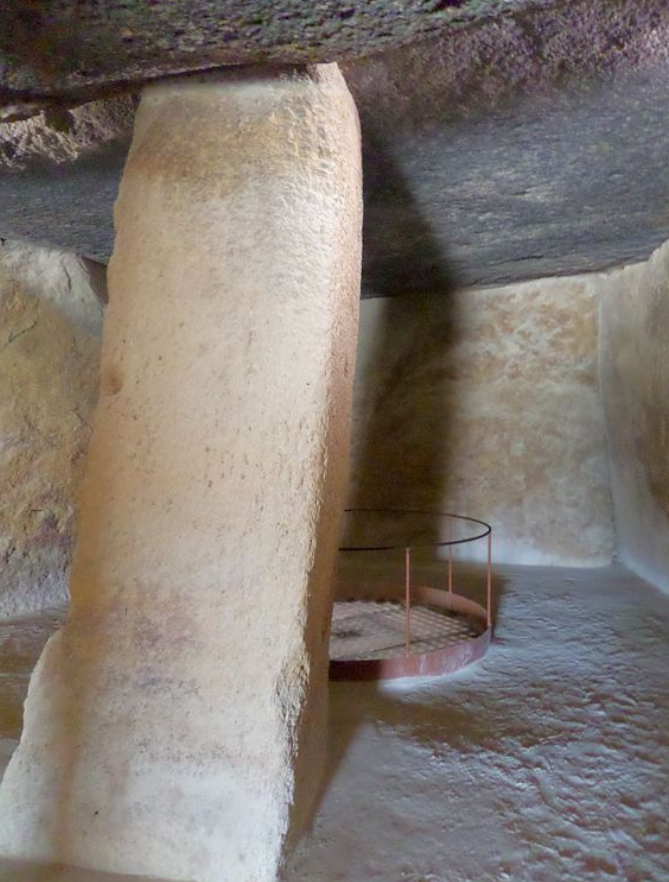 “Đây có thể là một trong những công trình mộ đá đồ sộ và hoàn chỉnh nhất ở toàn vùng Andalucia”, Giáo sư Serafín Becerra, giám đốc Bảo tàng Teba và đồng trưởng dự án, cho biết trong một tuyên bố. Ảnh: @Đại học Cádiz.