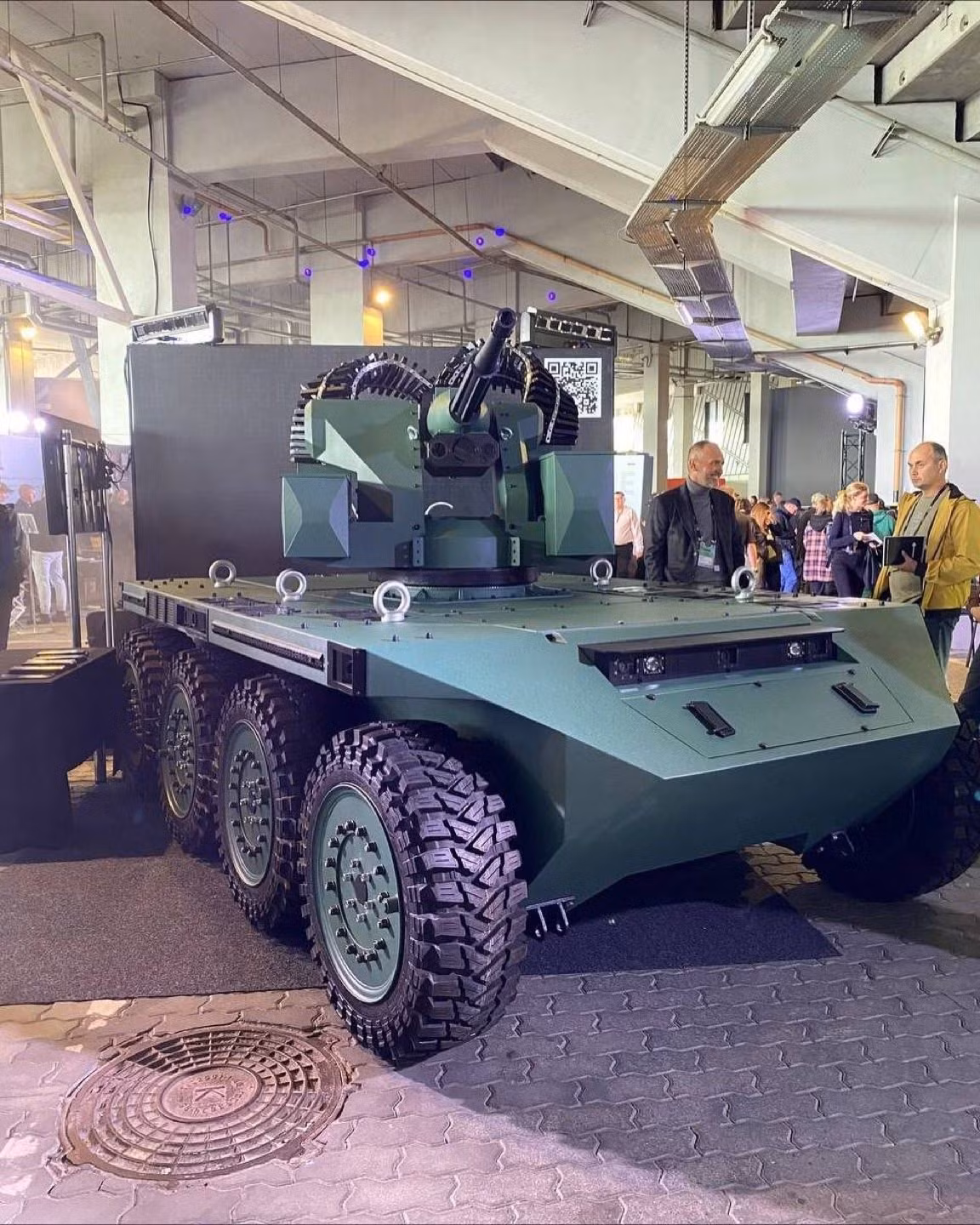 Theo Tạp chí Defense Express, hệ thống VATAG này tích hợp trí tuệ nhân tạo (AI) và công nghệ điều khiển tiên tiến để thực hiện nhiều nhiệm vụ đa dạng khác nhau trên chiến trường. Ảnh: @Anatoliy Nikitin.