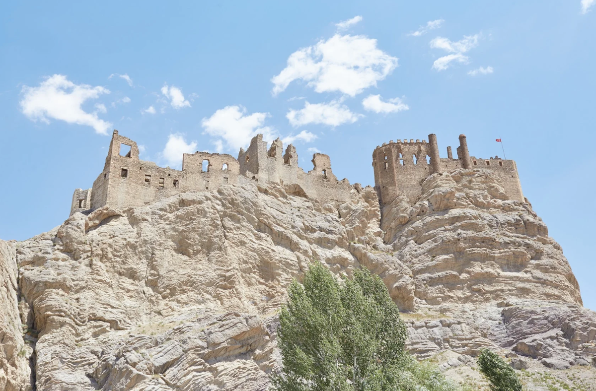 Lâu đài Çavuştepe được xây dựng bởi vua Sardur II của vương quốc Urartu, ở huyện Gürpınar, tỉnh Van, Thổ Nhĩ Kỳ. Ảnh: @Đại học Van Yüzüncü Yıl.