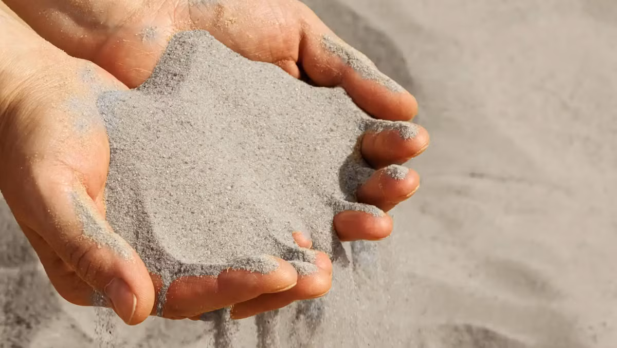 Dinesh Kumar Saini, một nhà nghiên cứu tham gia dự án, chia sẻ: "Hệ thống Bình PFSG này cung cấp giải pháp bền vững, thân thiện với môi trường và tiết kiệm chi phí để đun nước, bằng cách lưu trữ năng lượng nhiệt trong cát mịn, giúp khắc phục tính không liên tục của ánh sáng mặt trời". Ảnh: @ Network Plumbing.