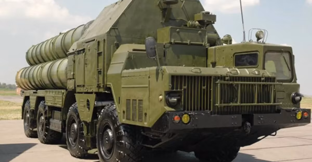 S-300PS được coi là một trong những hệ thống phòng không hàng đầu thế giới vào thời điểm Liên Xô cũ tan rã vào năm 1991, khiến chúng trở thành rào cản chính đối với những bước tiến của Nga khi xung đột toàn diện nổ ra vào tháng 2/ 2022. Ảnh: @Military TV.