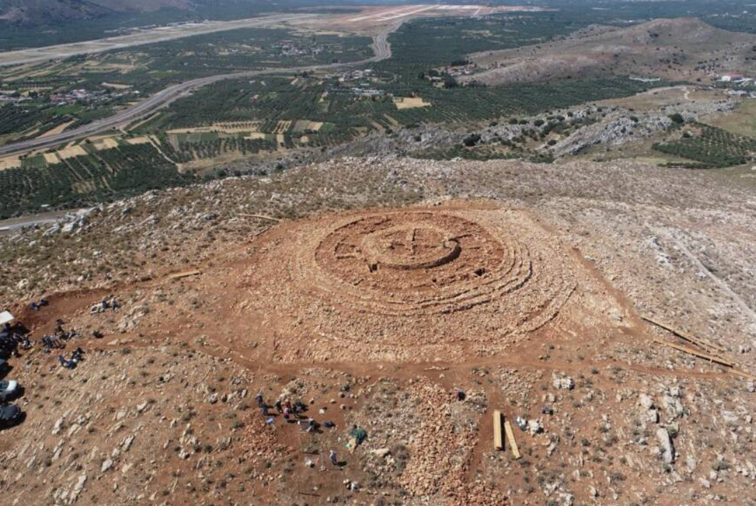 Các kỹ thuật thăm dò, phân tích khảo cổ học chuyên sâu cho thấy, đó là một cấu trúc mê cung cổ đại. Ảnh: @Bộ Văn hóa Hy Lạp.