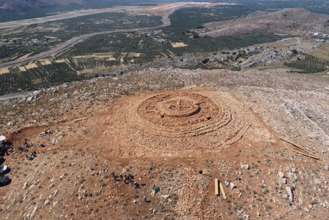 Các kỹ thuật thăm dò, phân tích khảo cổ học chuyên sâu cho thấy, đó là một cấu trúc mê cung cổ đại. Ảnh: @Bộ Văn hóa Hy Lạp.