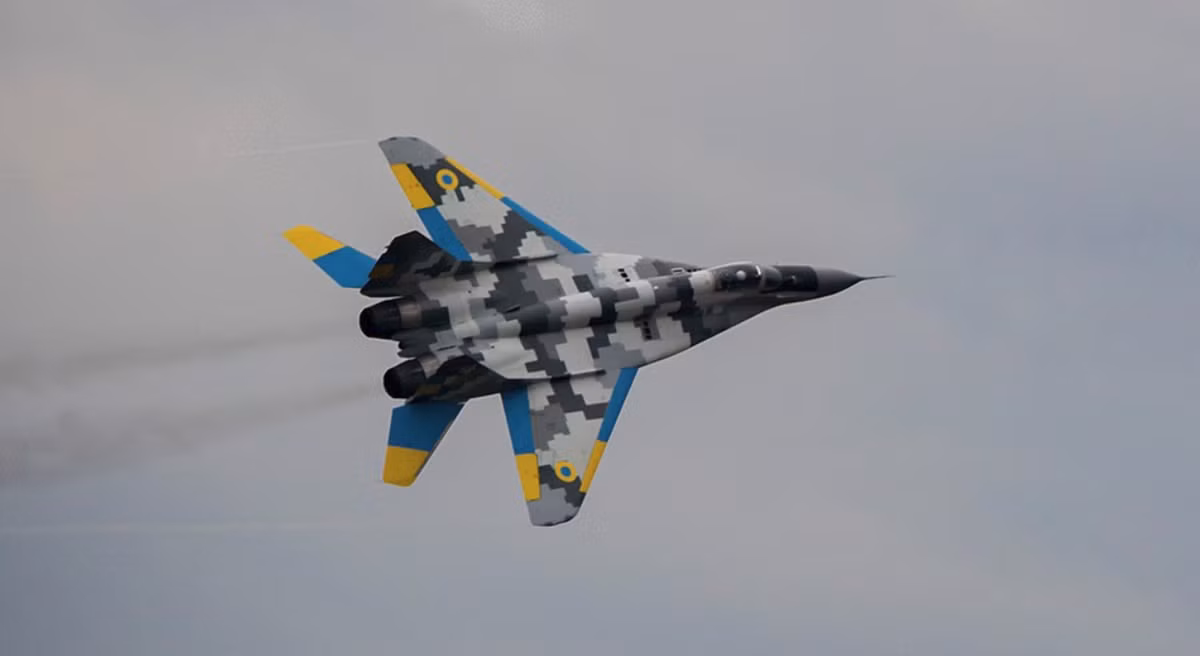 Anh nói rằng: "Nhân viên của chúng tôi, từ các kỹ thuật viên đến các nhà máy, đều liên tục nỗ lực cải tiến trang thiết bị trên Máy bay chiến đấu MiG-29”. Ảnh: @The Aviation Geek Club.