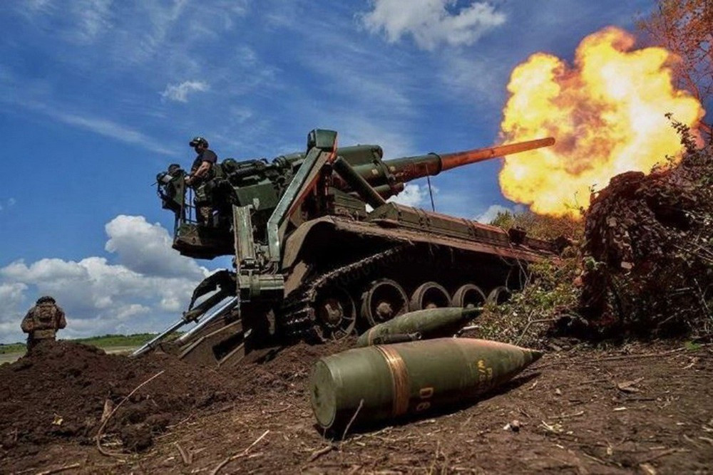 Giới phân tích nhận định, việc Ukraine tập trung tấn công vào hạ tầng hậu cần như cầu Antonivsky ở Kherson cho thấy chiến lược rõ ràng: bào mòn khả năng tiếp vận của Nga trước khi tung ra đợt phản công quy mô lớn. Song song đó, giữ vững Donetsk sẽ giúp Ukraine duy trì tinh thần chiến đấu và bảo toàn các tuyến phòng thủ trọng yếu ở miền Đông.