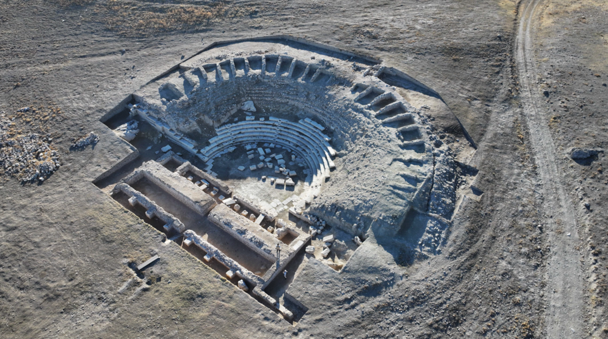 Savatra, một khu định cư nằm trong vùng 'Lykaonia' thuộc quận Karatay của Konya, miền Trung Thổ Nhĩ Kỳ, đã thiết lập cơ chế hành chính riêng của mình với tư cách là một thành phố đồn trú quân sự, và là một thành phố cổ tự trị. Ảnh: @Đại học Selçuk.