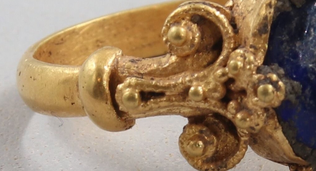 Chiếc nhẫn này đặc biệt bởi sự tinh xảo trong thiết kế và chất lượng chế tác cao cấp. Ảnh: @Viện Nghiên cứu Di sản Văn hóa Na Uy.