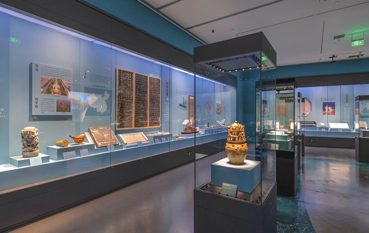 Triển lãm trưng bày 160 hiện vật văn hóa từ vùng sông Dương Tử quy tụ những hiện vật quý giá từ 37 bảo tàng và các tổ chức văn hóa trên khắp lưu vực rộng lớn của con sông, bao gồm Bảo tàng Hồ Nam, Bảo tàng tỉnh Hồ Bắc và Bảo tàng tỉnh Chiết Giang. Ảnh: @China Daily.