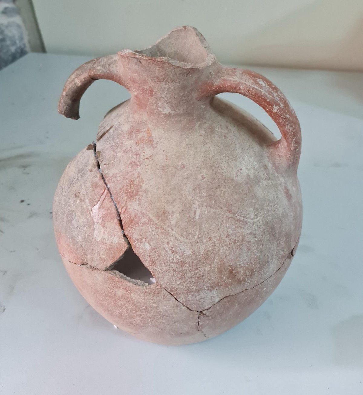 Các nhà khảo cổ cho rằng, những lò sưởi này có thể mang ý nghĩa tôn giáo và được sử dụng trong các nghi lễ vào thời kỳ mà lửa được coi là thiêng liêng. Sau khi được phục chế, những hiện vật này dự kiến ​​sẽ trở thành những hiện vật quan trọng tại Bảo tàng Khảo cổ và Dân tộc học Elaziğ. Ảnh: @Bảo tàng Khảo cổ và Dân tộc học Elazığ.