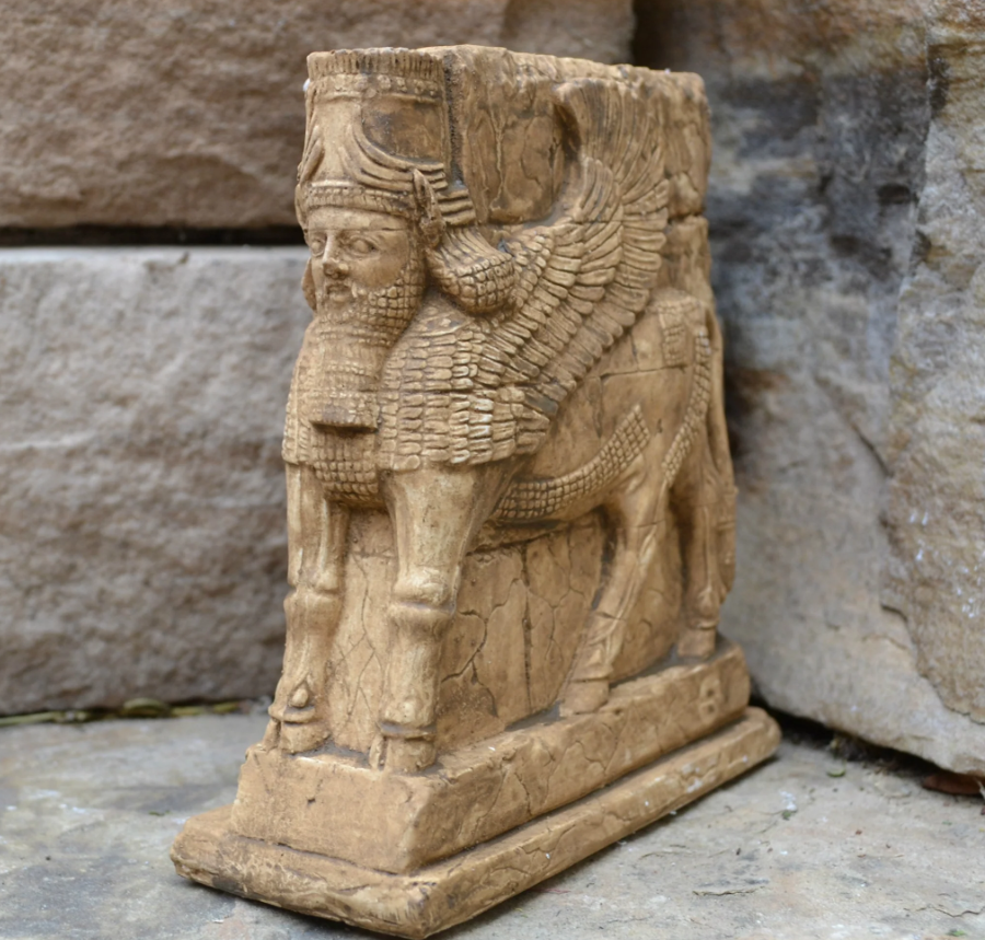 Chúng không chỉ là những tác phẩm nghệ thuật; mà còn là những vị thần bảo hộ được đặt ở cổng các cung điện và đền thờ hoàng gia. Ảnh: @Bảo tàng Viện Nghiên cứu Phương Đông thuộc Đại học Chicago.