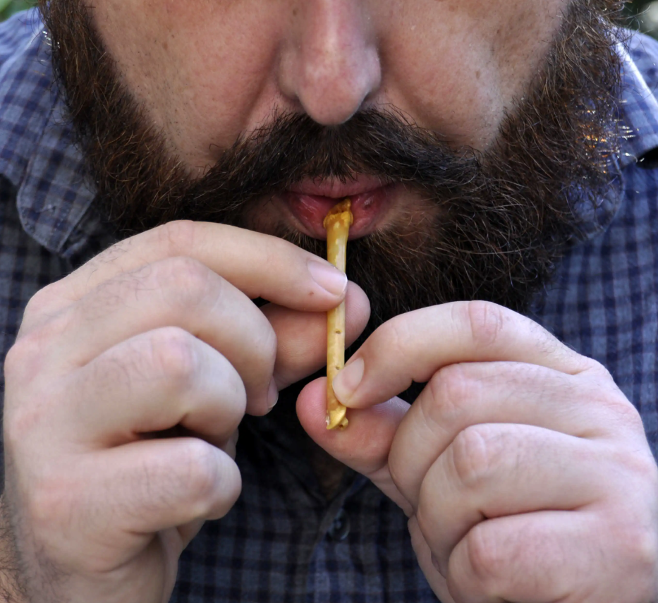 Và những nhạc cụ sáo cổ làm bằng xương có niên đại 12.000 năm này sẽ có giá trị khoa học khảo cổ cực kỳ lớn và rất hiếm, vì hiểu biết về các hoạt động chế tạo nhạc cụ trong thời kỳ đồ đá mới vẫn còn hạn chế.Ảnh: @Dr. Laurent Davin.