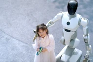 Robot trông trẻ mở ra kỷ nguyên gia đình thông minh