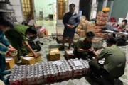 Đồng Tháp thu giữ lượng lớn hàng hóa thực phẩm không rõ nguồn gốc, xuất xứ