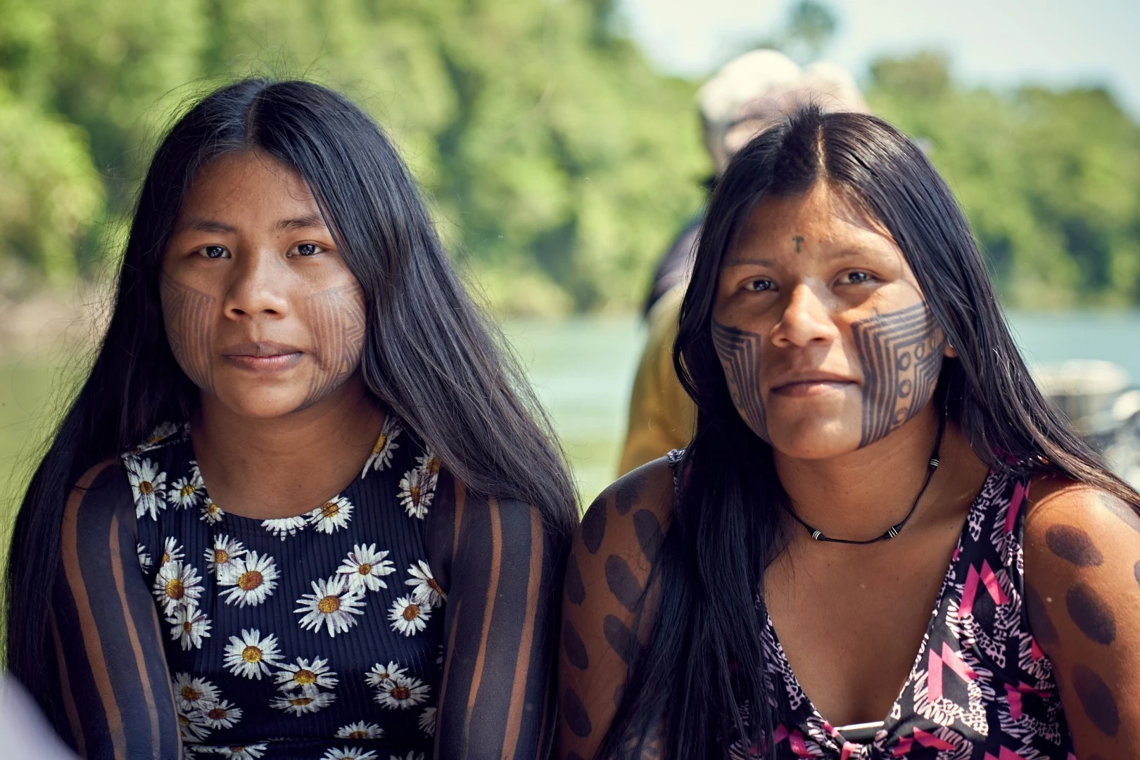 Tri thức siêu việt của tộc người đến từ 'lỗ hổng trên mặt đất'