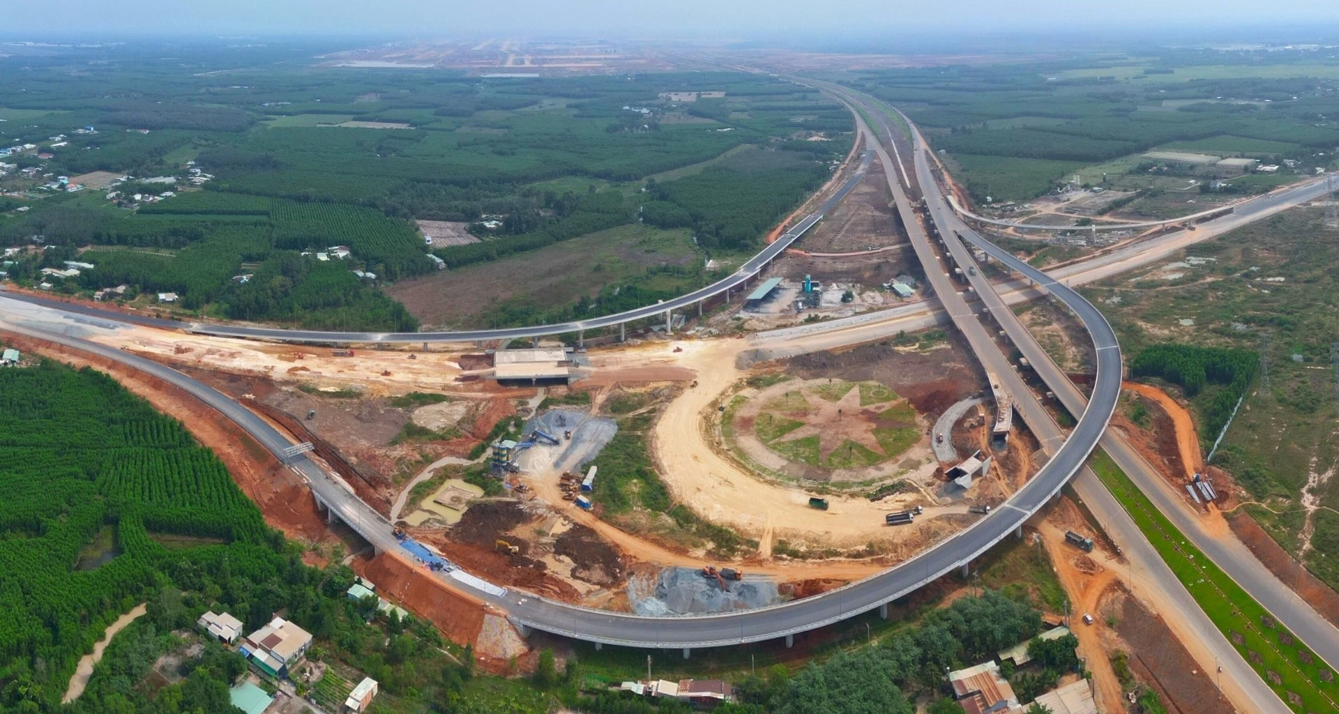 Đường nghìn tỷ nối sân bay Long Thành lộ diện mạo mới, sẵn sàng về đích