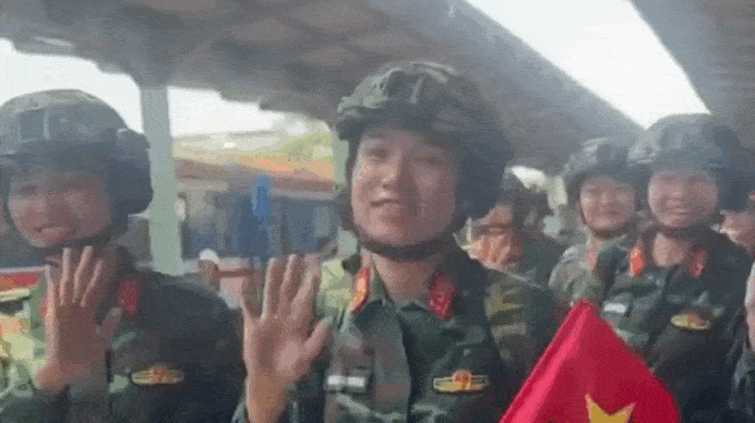 Các khối diễu binh đi tàu Thống nhất vào Nam chuẩn bị Đại lễ