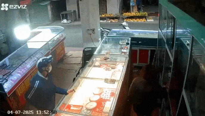 Thanh niên đi cướp “thản nhiên”, từng cướp nhiều tiệm vàng