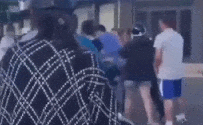 Bắt giữ tài xế và nhân viên xe khách đánh người giữa đường