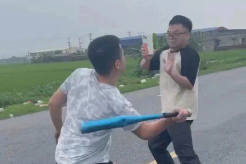 Dùng gậy bóng chày tấn công người khác ở Thái Bình