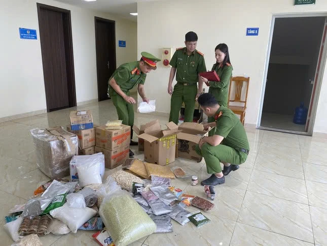 Thu giữ gần 2 tấn nguyên liệu sản xuất bánh Trung thu hết date