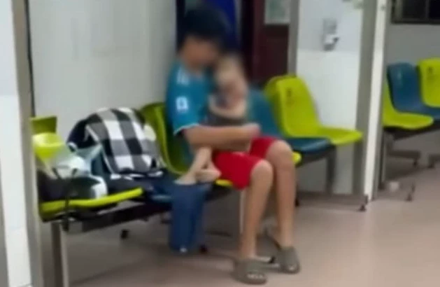 Đình chỉ nhân viên y tế vụ bắt đóng đủ tiền mới cấp cứu