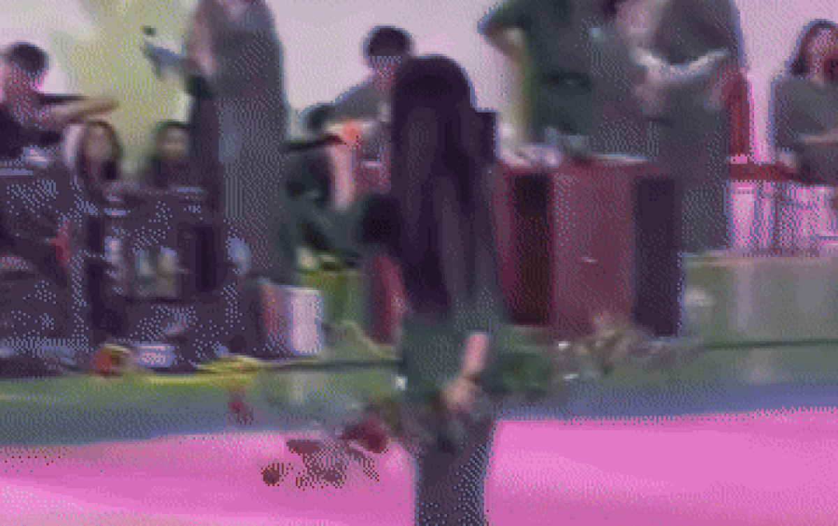 Học quân sự, nữ sinh gây sốt với giọng hát cực hay