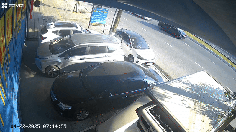 Người đàn ông gây án mạng rồi đốt xe tự sát