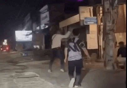 Triệu tập các đối tượng chặn xe ôtô làm bé 2 tuổi bị thương