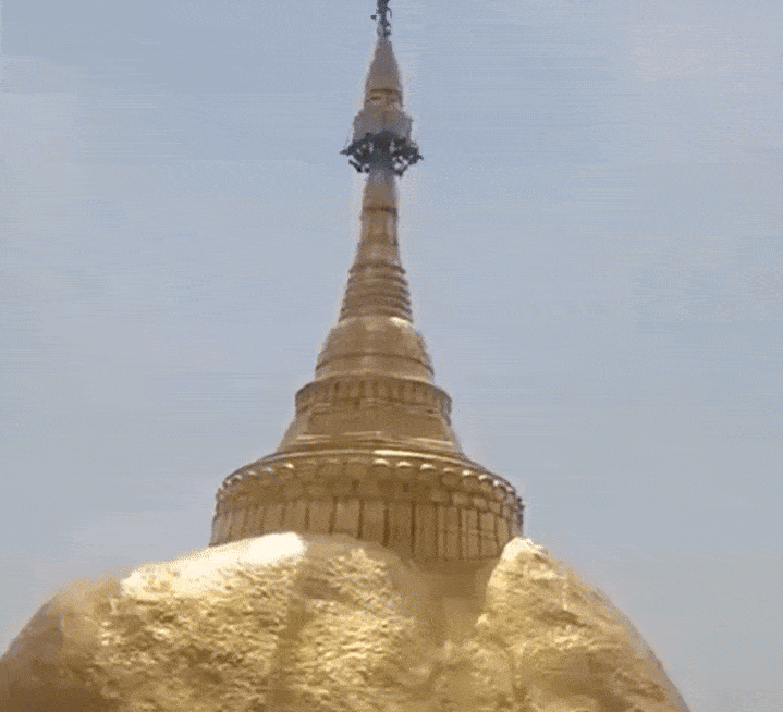 Chùa dát vàng trên tảng đá ở Myanmar vẫn còn nguyên sau thảm họa