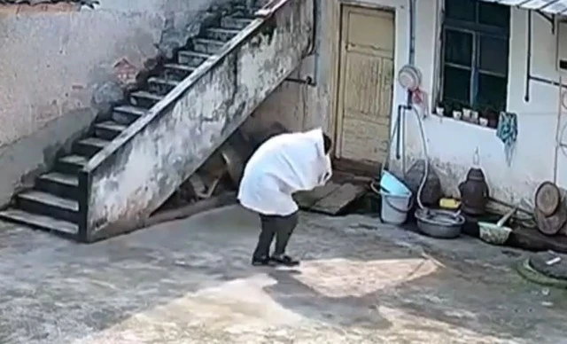 Tên trộm ngụy trăng bằng ga giường đột nhập nhà dân