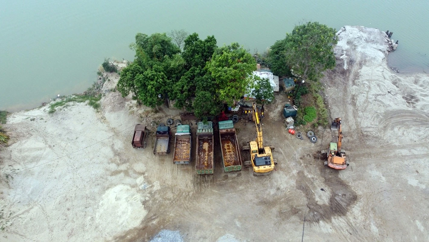 Tình trạng bến bãi không phép ở Phù Đổng sau yêu cầu dẹp bỏ