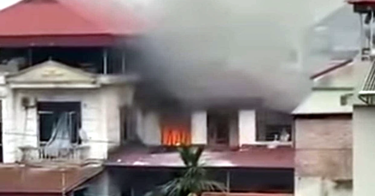 Nam thanh niên tử vong nghi chế pháo trên tầng 2 trong nhà