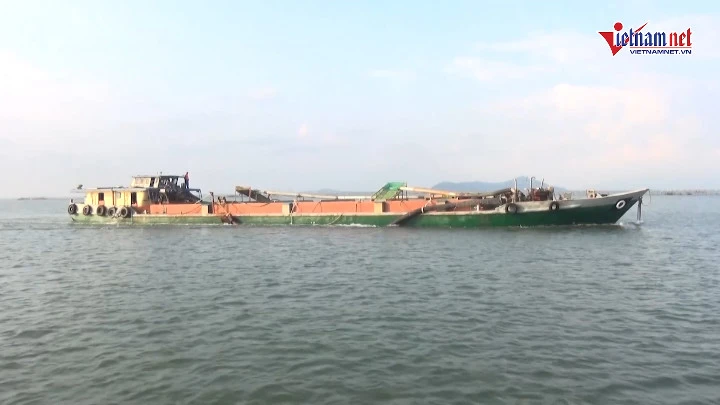 Tàu chở cát trái phép cùng đối tượng tàng trữ ma túy bị bắt