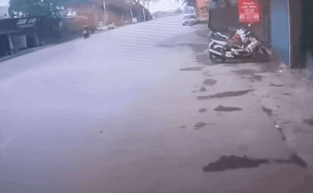 Xe hơi tông 7 xe máy của người dân ăn giỗ