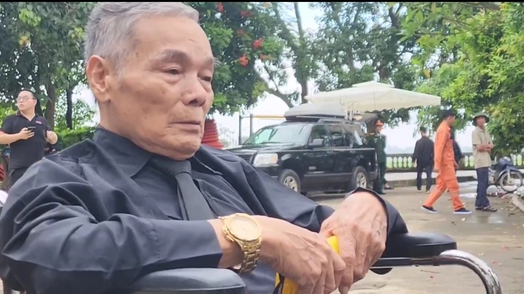 Người bạn thuở nhỏ nghẹn ngào tiễn biệt Tổng Bí thư Nguyễn Phú Trọng