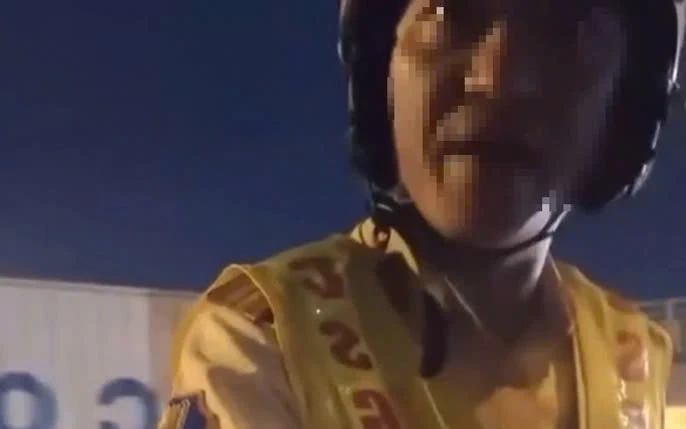 Tạm đình chỉ thiếu tá CSGT thô lỗ với người vi phạm ở TPHCM