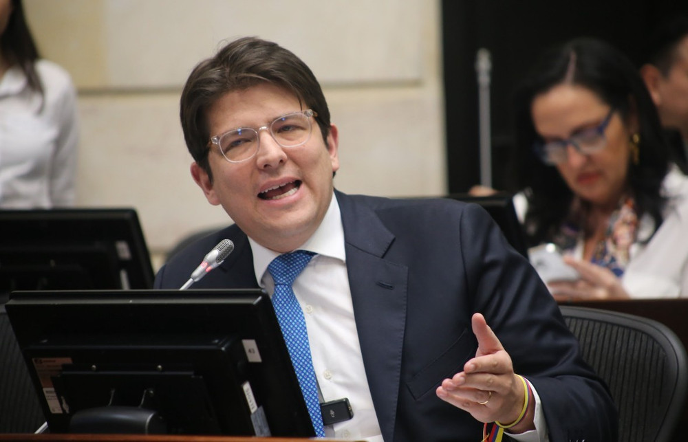 Thiếu niên ám sát ứng viên Tổng thống Colombia Miguel Uribe lĩnh án