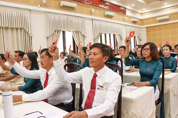 Đinh Hùng anh-2-ngai-giao.jpg