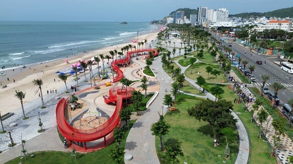 Phát triển Vũng Tàu trở thành đô thị du lịch thông minh, là thương hiệu du lịch xanh đẳng cấp quốc tế. anh-bia-vung-tau.jpg